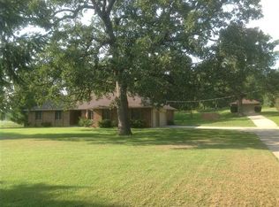 7427 E Shady Ln, Springfield, MO 65802