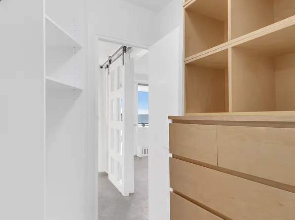 5700 Arlington Avenue image 9 of 14