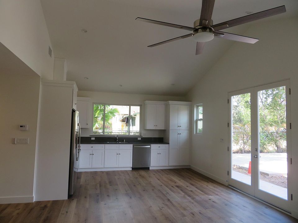 1st image of 605 E Oak St #4