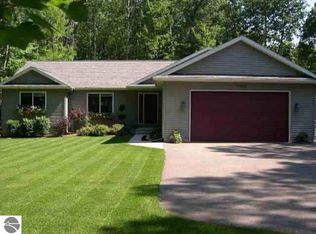11300 Fairway Dr, Roscommon, MI 48653