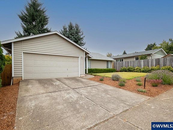3rd image of 5295 Red Leaf Dr S