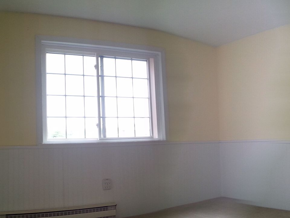 2nd bedroom from doorway