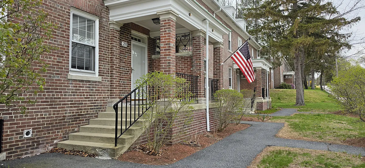 Front Entrance - 27 Elm Rd #A