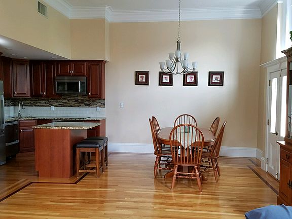 4th image of 68 Baldwin St APT 24