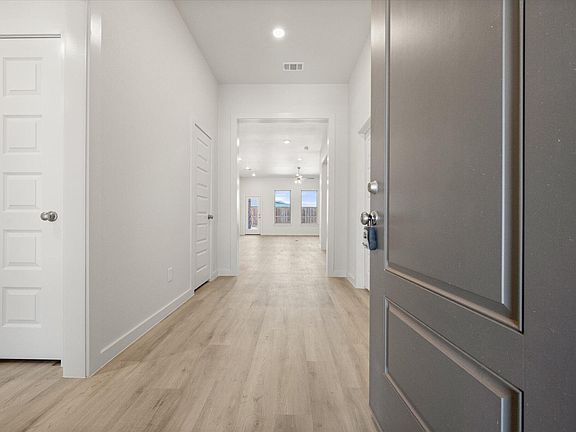 3rd image of 2904 Ranch Ave