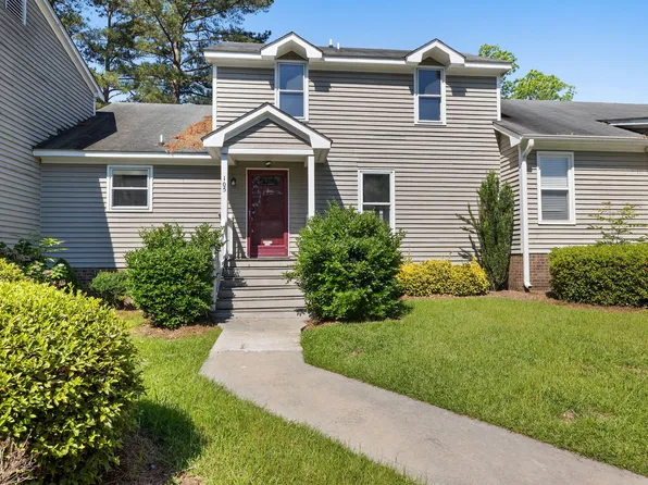 105 Willow Oaks Ct, Rocky Mount, NC 27804