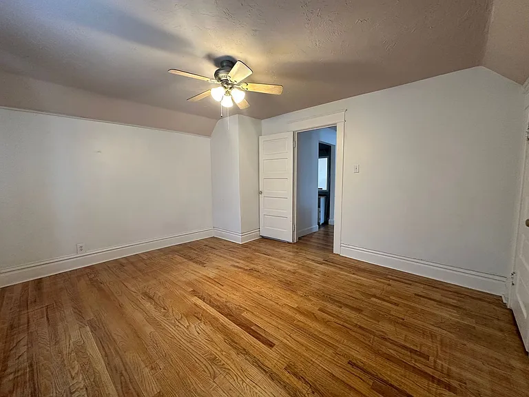 1104 W Kiernan Ave — Photo 10