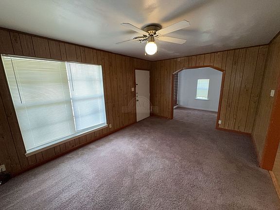 2nd image of 906 Jefferis Ave