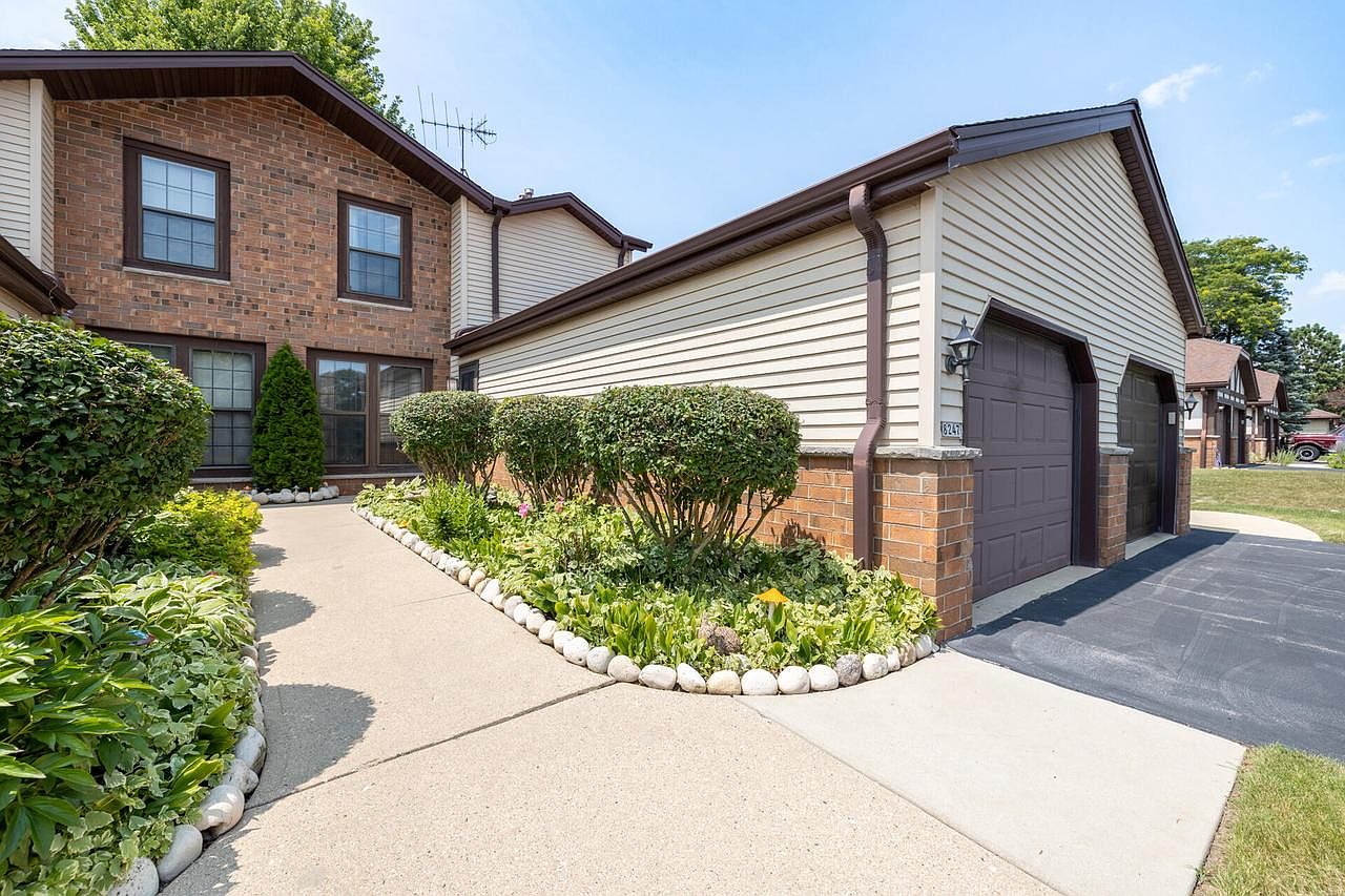 8247 South Legend DRIVE, Franklin, WI 53132 | Zillow