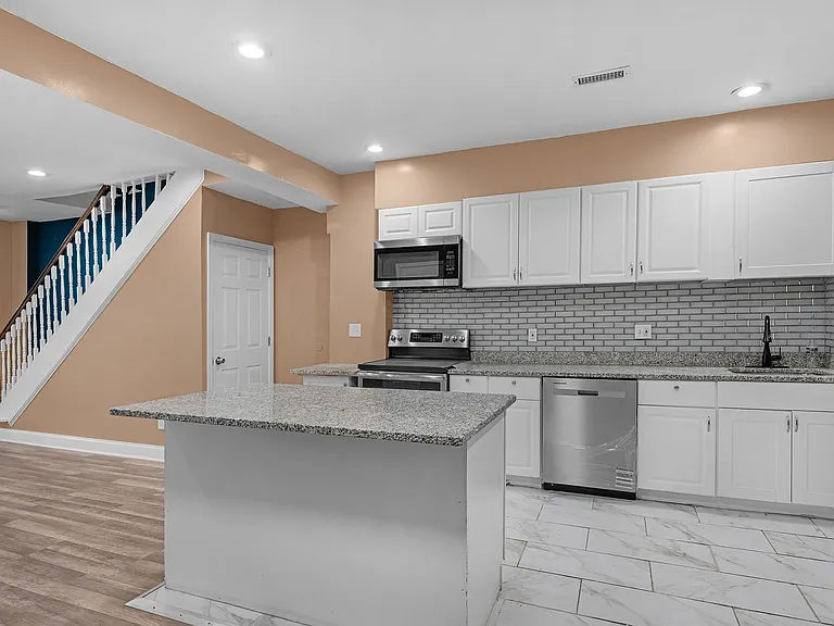 3003 W Garrison Ave — Photo 13