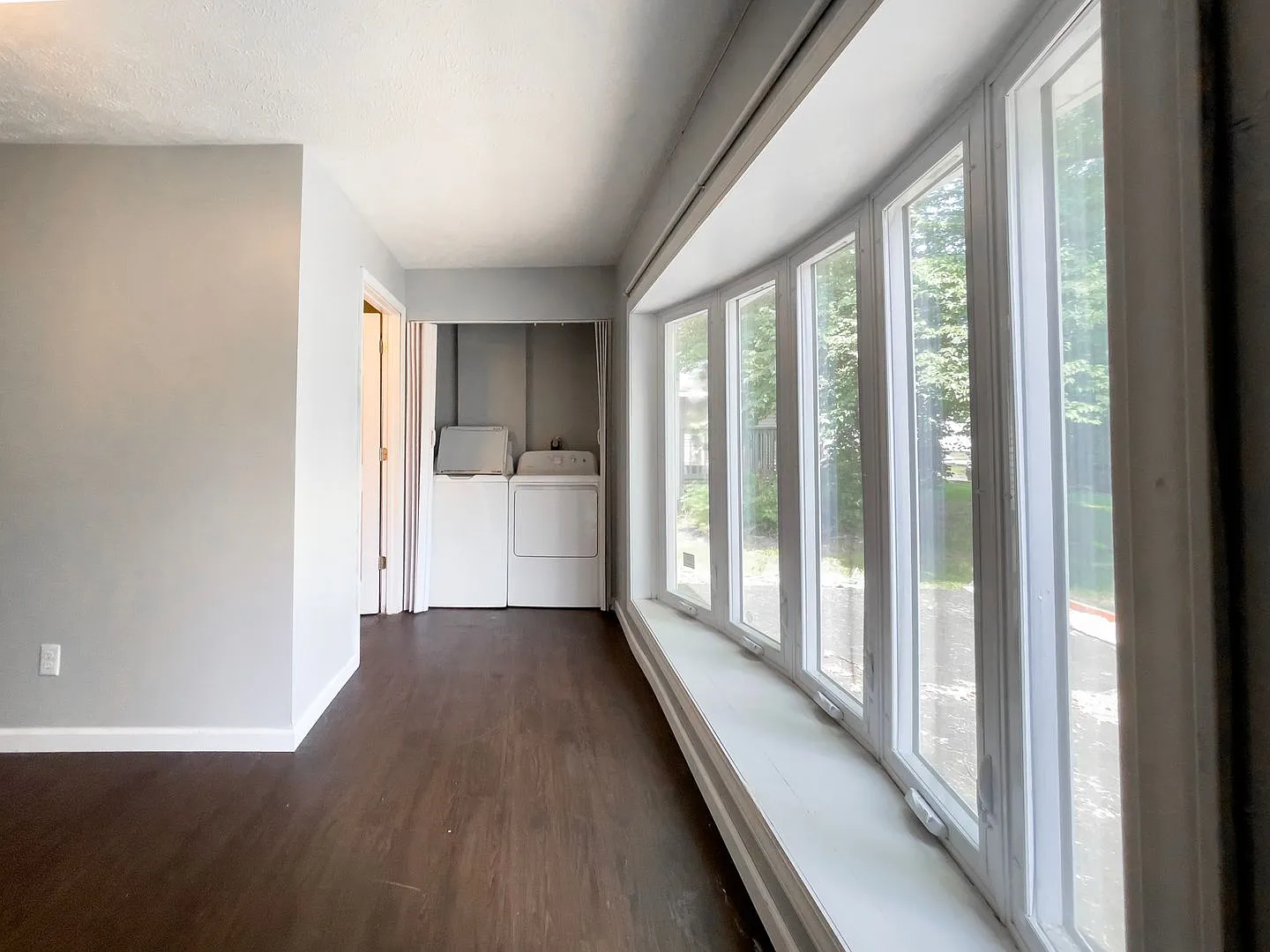 For Rent: 5 Bedroom, 3 Bathroom Home Close to Campus: In-Unit Washer and Dryer — Photo 2
