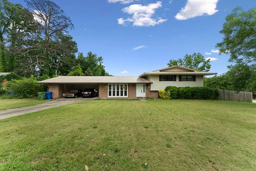 5242 23rd Ave photo 1