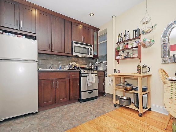 3rd image of 504 W 167th St #2H
