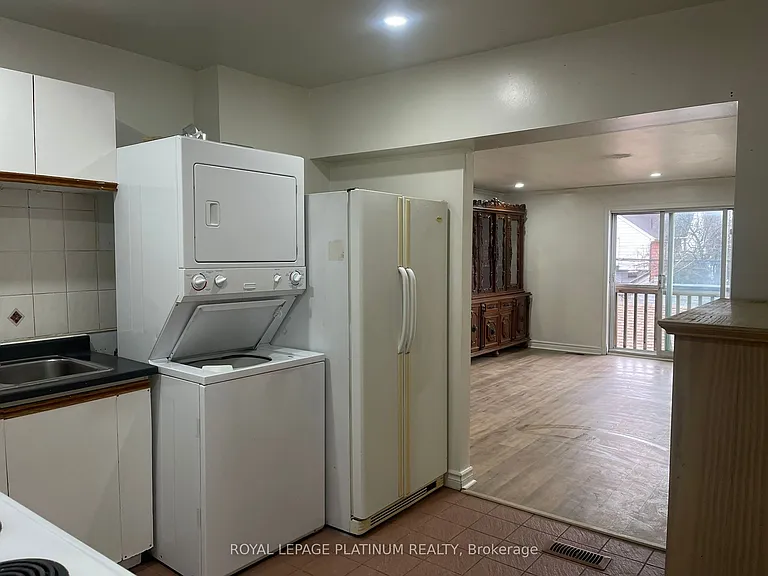 700 Brock Ave — Photo 23