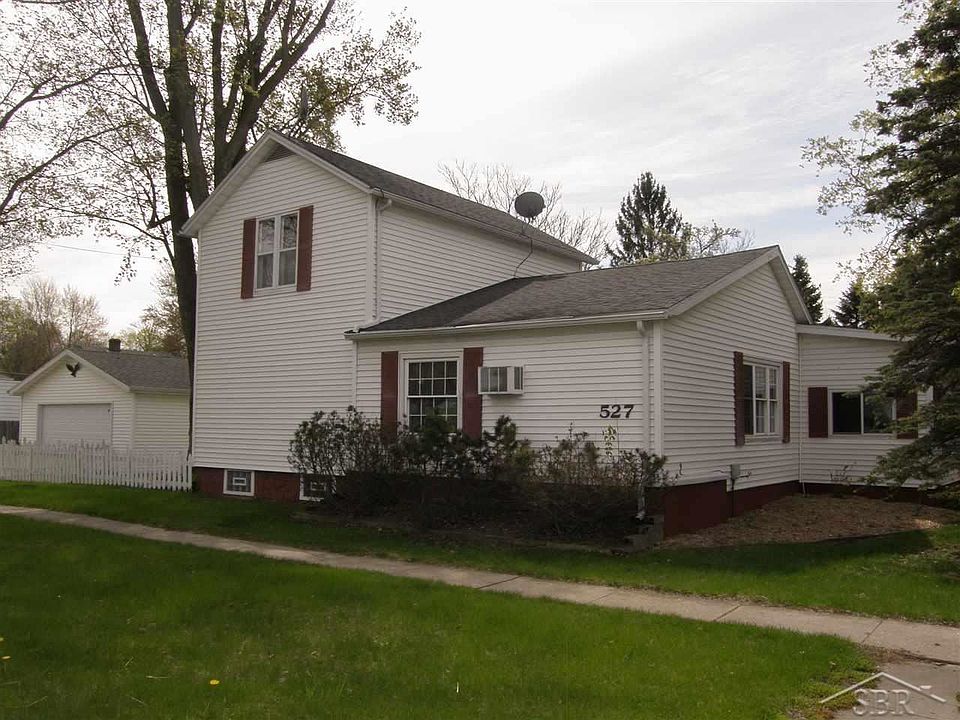 1st image of 527 Brady St