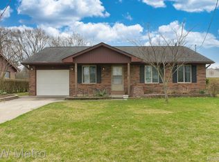 2140 Elmcrest Rd, Sterling Heights, MI 48310