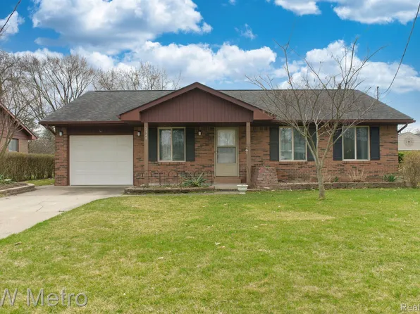 2140 Elmcrest Rd, Sterling Heights, MI 48310