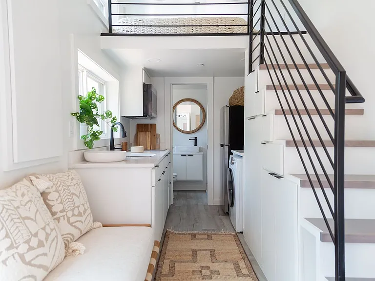 1570 Myra Ave #1572-1/2 — Photo 4