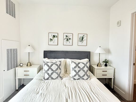 4th image of 1862 E 123rd St #210