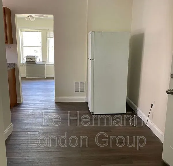 4544 Flad Ave #2W — Photo 11