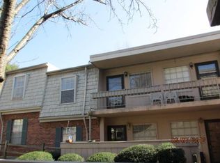 3828 J Country Club Rd, Winston Salem, NC 27104