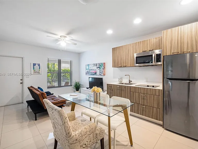 1419 West Ave #201 — Photo 5