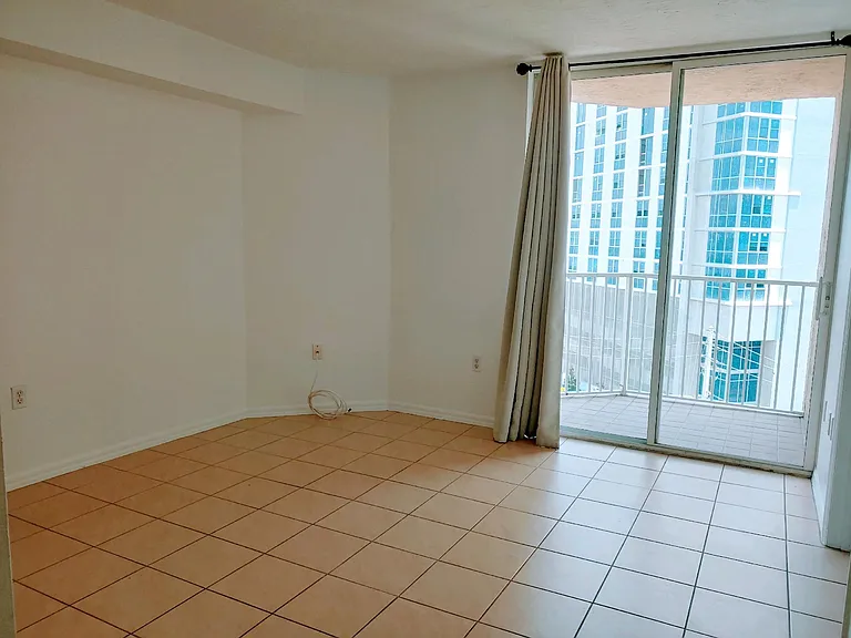 102 SW 6th Ave #610 — Photo 6
