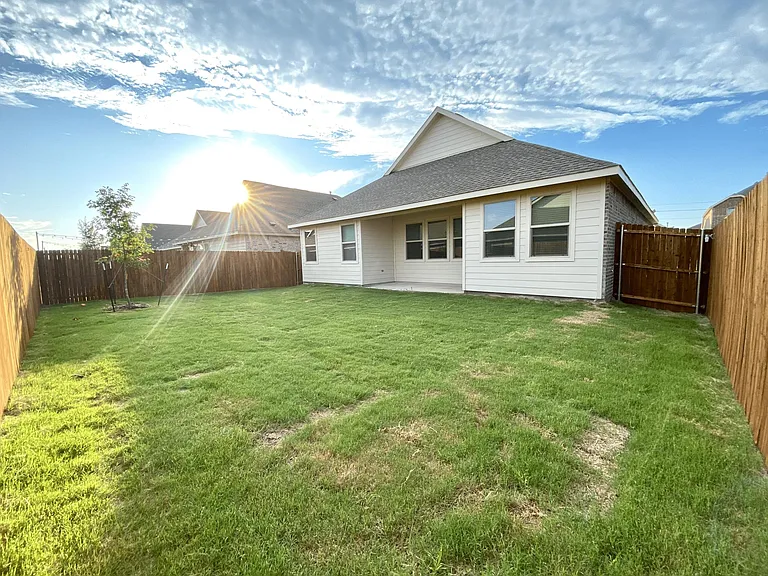 1201 Sassafras Dr — Photo 27