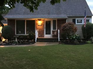 32 Cloister Ct, Tonawanda, NY 14150