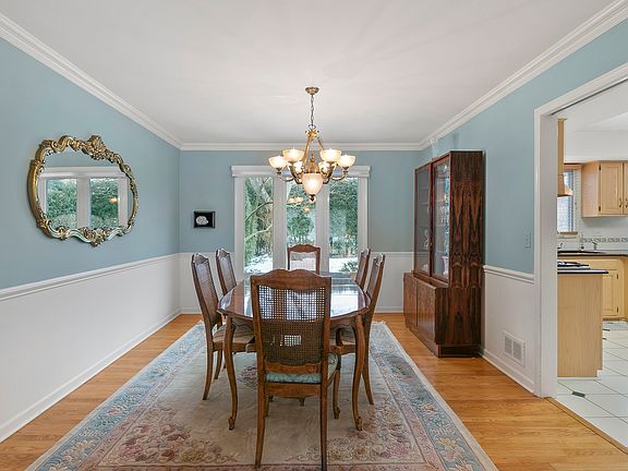 5th image of 2710 Greenwood Ave