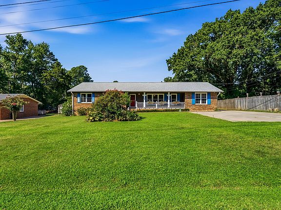 3rd image of 114 Dorsey Pl