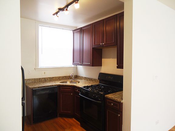 5th image of 1908 W Farwell Ave #3