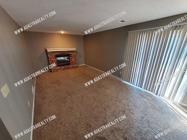 14801 W 123rd Ter — Photo 18
