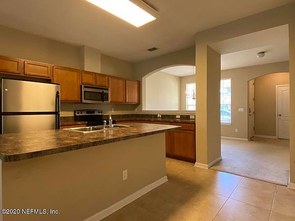 4th image of 625 Oakleaf Plantation Pkwy Unit 812