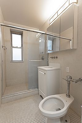 5th image of 30 E End Ave APT 5L