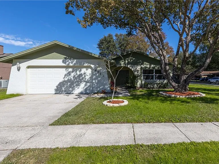 4711 Ridge Point Dr — Photo 1