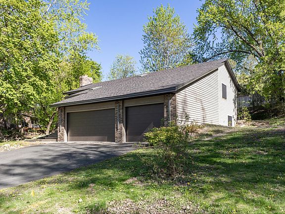 2nd image of 131 Oak Shore Dr