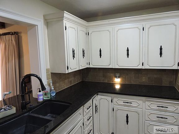 4th image of 5431 E Rockwood Ave