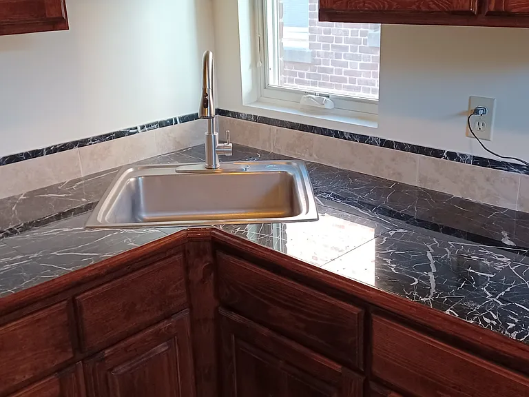 260 Bond St — Photo 3