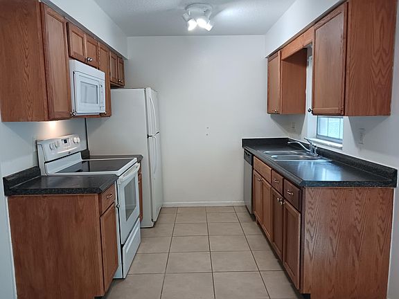 3rd image of 1024 E 10th Ave