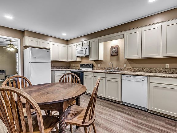 5th image of 203 Yale Cir