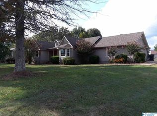 104 Brookview Dr, Hazel Green, AL 35750