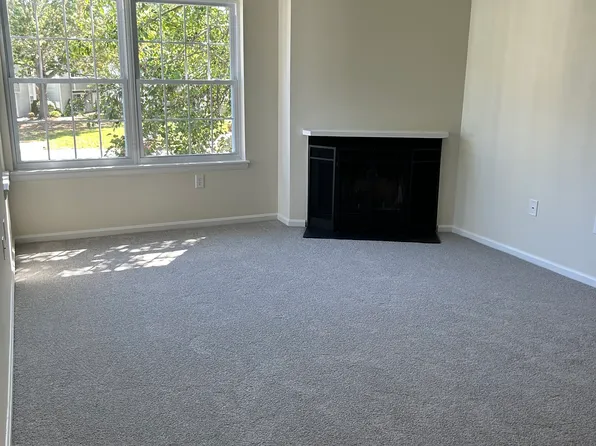 91 Driftwood Ct, Absecon, NJ 08205