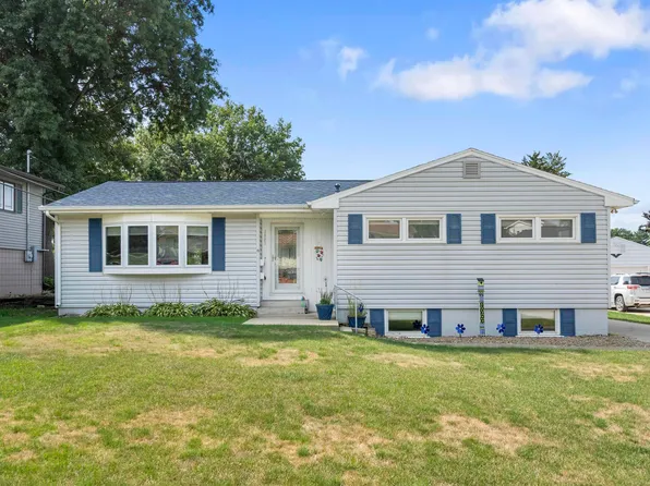 3003 Saratoga Dr, Waterloo, IA 50702