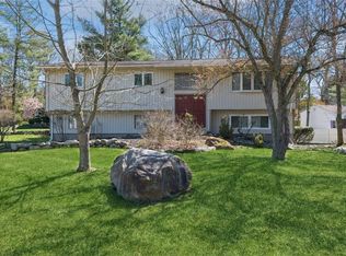 4 Renfrew Rd, Spring Valley, NY 10977