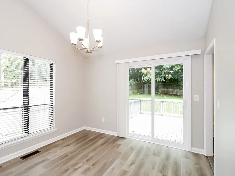 2360 Ambassador Dr — Photo 7