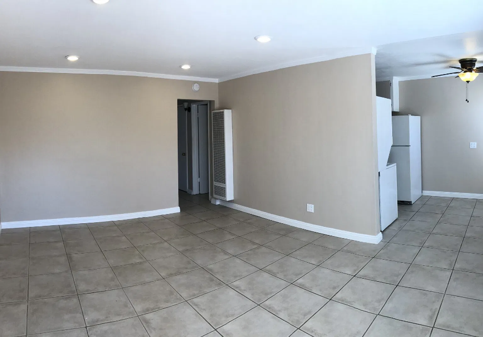 Prime Location! 2 Bedroom Apartment with Large Private Patio! In Unit Washer & Dryer! Gated Commu... — Photo 2