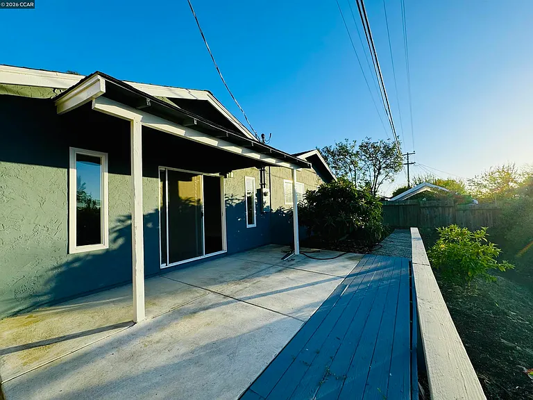 419 Pomona Ave — Photo 17