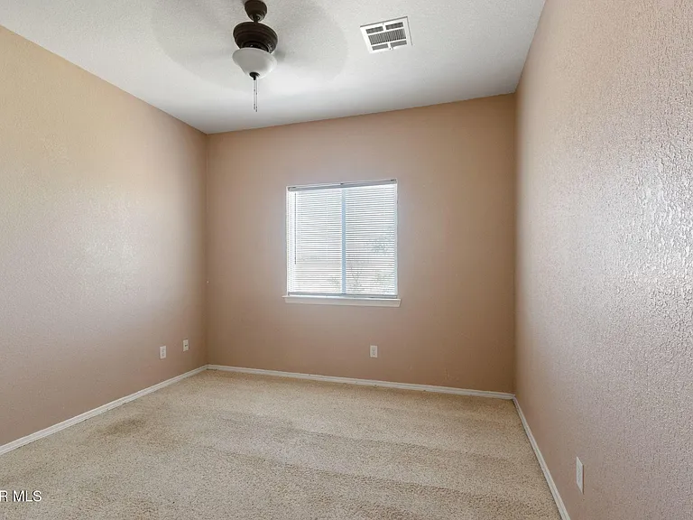 2120 Shreya St — Photo 11