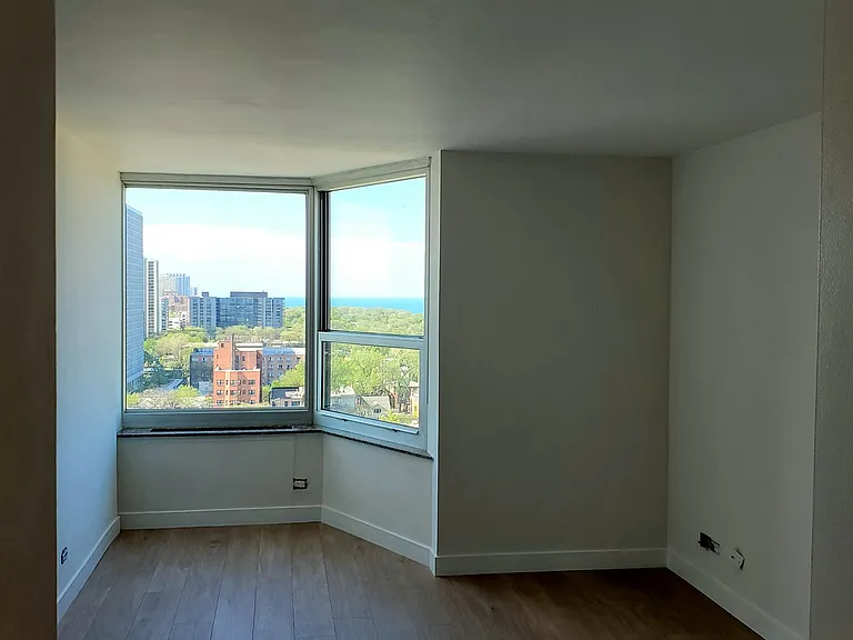720 W Gordon Ter #17H — Photo 11